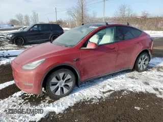 2022 Tesla Model Y Long Range with VIN 7SAYGDEE1NF458443, listed as a Copart auction lot 46497265 with 59,721 mi miles and Salvage Title. Bid and sale history available at carsss.com. Image 1.