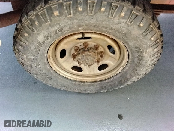 2011 Ford F-250 XL with VIN 1FT7X2B63BEB77171, listed as a IAAI auction lot 42677709 with 268,911 mi miles and . Bid and sale history available at DreamBid. Image 4.