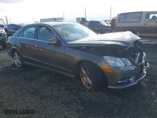 2013 Mercedes-Benz E-Class E 350 Luxury with VIN WDDHF8JB5DA761838, listed as a IAAI auction lot 41378582 with 1 mi miles. Bid and sale history available at carsss.com. Image 1.
