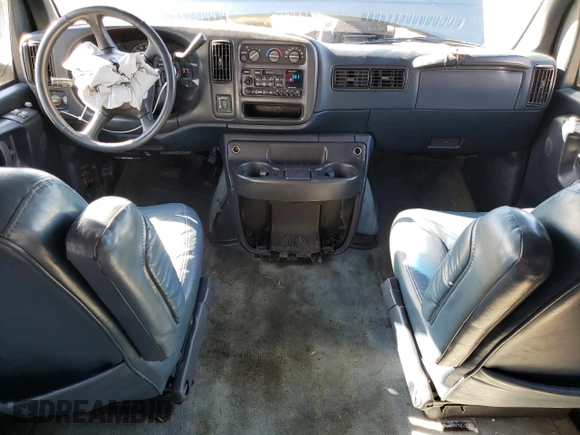 1999 GMC Savana Cargo Van YF7 with VIN 1GDFG15M8X1092613, listed as a Copart auction lot 83630704 with 152,020 mi miles and Salvage Title. Bid and sale history available at carsss.com. Image 8.