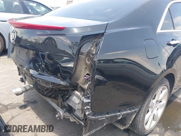 2013 Cadillac ATS z VIN 1G6AA5RA1D0179071, wystawiony jako IAAI lot #42438437 z przebiegiem 97 558 mil mil oraz . Historia ofert i sprzedaży dostępna na DreamBid. Obrazek 6.