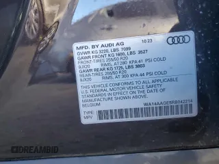 2024 Audi Q8 e-tron Premium z VIN WA14AAGE5RB042214, wystawiony jako Copart lot #81625384 z przebiegiem 20 296 mil mil oraz Szkoda całkowita • Salvage title. Historia ofert i sprzedaży dostępna na DreamBid. Obrazek 13.