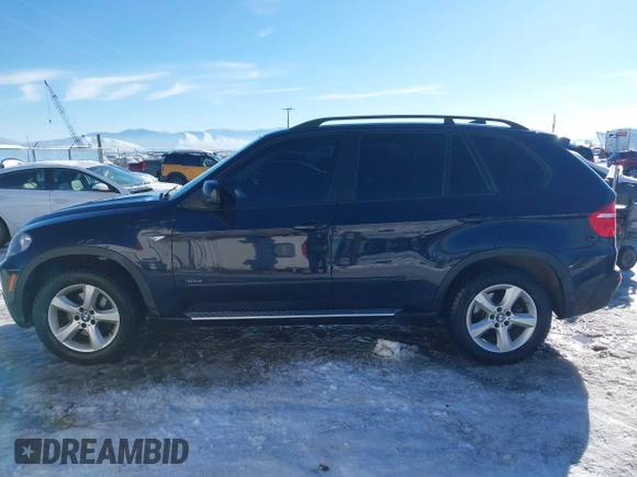 2008 BMW X5 3.0si with VIN 5UXFE43558L001891, listed as a IAAI auction lot 41276202 with 93,376 mi miles. Bid and sale history available at carsss.com. Image 15.