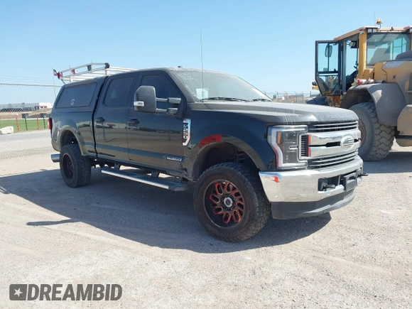 2018 Ford F-250 XL z VIN 1FT7W2BT4JEB37494, wystawiony jako IAAI lot #41866317 z przebiegiem 170 930 mil mil oraz . Historia ofert i sprzedaży dostępna na DreamBid. Obrazek 1.