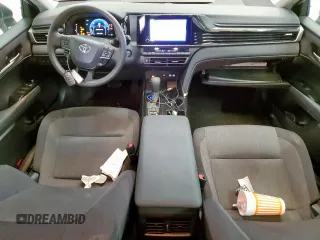 2025 Toyota Camry LE z VIN 4T1DAACK4SU536040, wystawiony jako Copart lot #58189475 z przebiegiem 16 965 mil mil oraz Czysty tytuł • Clean title. Historia ofert i sprzedaży dostępna na DreamBid. Obrazek 8.