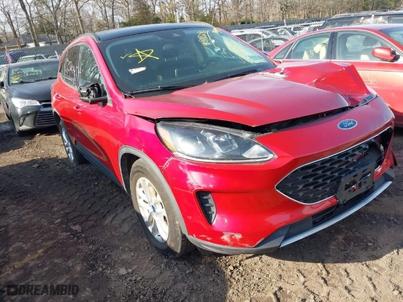 2021 Ford Escape SE with VIN 1FMCU9G63MUA01900, listed as a IAAI auction lot 41948296 with 999,999 mi miles. Bid and sale history available at carsss.com. Image 1.