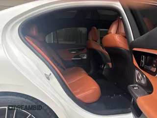 2022 Mercedes-Benz C 300 z VIN W1KAF4HB5NR016400, wystawiony jako IAAI lot #42467013 z przebiegiem 81 656 mil mil oraz . Historia ofert i sprzedaży dostępna na DreamBid. Obrazek 8.