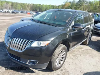 2013 Lincoln MKX with VIN 2LMDJ6JK9DBL47557, listed as a IAAI auction lot 41922605 with 246,964 mi miles. Bid and sale history available at carsss.com. Image 2.