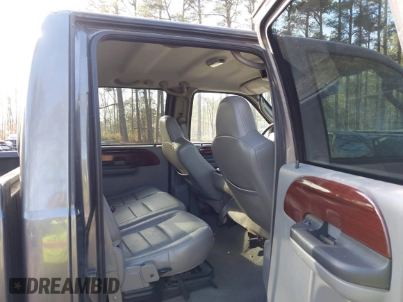 2007 Ford F-250 XL with VIN 1FTSW21P77EA94129, listed as a IAAI auction lot 41396679 with 127,121 mi miles and . Bid and sale history available at DreamBid. Image 8.