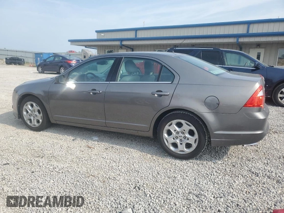 2010 Ford Fusion SE z VIN 3FAHP0HA2AR364858, wystawiony jako Copart lot #60855075 z przebiegiem 184 403 mil mil oraz Szkoda całkowita • Salvage title. Historia ofert i sprzedaży dostępna na DreamBid. Obrazek 2.