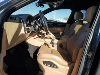 2019 Porsche Cayenne z VIN WP1AA2AY2KDA01596, wystawiony jako Copart lot #51336085 z przebiegiem 36 392 mil mil oraz Szkoda całkowita • Salvage title. Historia ofert i sprzedaży dostępna na DreamBid. Obrazek 7.