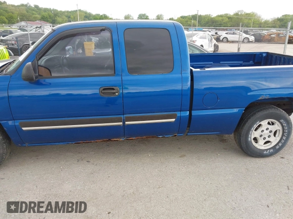 2003 Chevrolet Silverado 1500 with VIN 2GCEC19T131409598, listed as a IAAI auction lot 42196024 with 182,665 mi miles and . Bid and sale history available at DreamBid. Image 6.