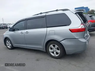 2015 Toyota Sienna LE AAS z VIN 5TDKK3DC3FS552378, wystawiony jako IAAI lot #42451782 z przebiegiem 257 916 mil mil oraz . Historia ofert i sprzedaży dostępna na DreamBid. Obrazek 14.