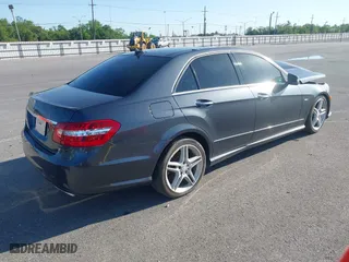 2012 Mercedes-Benz E-Class E 350 Luxury with VIN WDDHF5KB4CA560735, listed as a IAAI auction lot 41987988 with 177,146 mi miles. Bid and sale history available at carsss.com. Image 4.