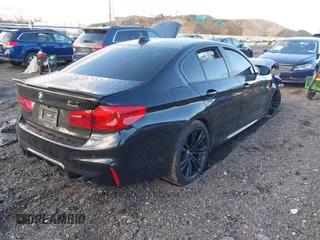 2019 BMW M5 Competition z VIN WBSJF0C59KB448103, wystawiony jako IAAI lot #41962677 z przebiegiem 42 455 mil mil oraz . Historia ofert i sprzedaży dostępna na DreamBid. Obrazek 4.
