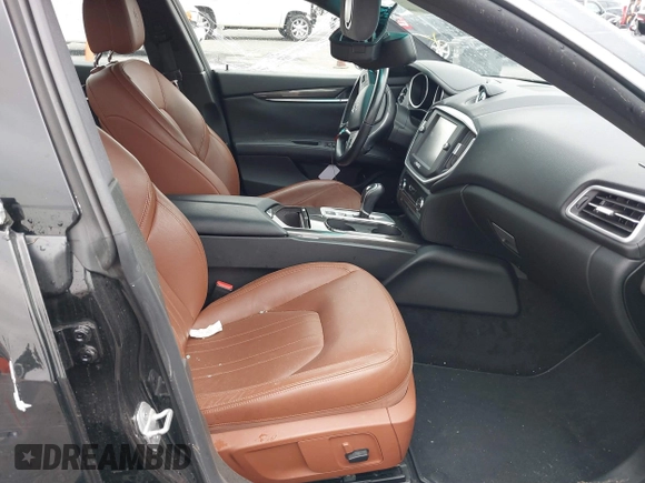 2015 Maserati Ghibli z VIN ZAM57XSA4F1151843, wystawiony jako IAAI lot #38392898 z przebiegiem 88 147 mil mil oraz . Historia ofert i sprzedaży dostępna na DreamBid. Obrazek 5.