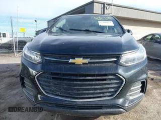 2019 Chevrolet Trax LS with VIN 3GNCJNSB8KL324963, listed as a IAAI auction lot 41690924 with 81,229 mi miles. Bid and sale history available at carsss.com. Image 12.