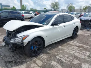 2018 Infiniti Q70 Luxe z VIN JN1BY1AR4JM220503, wystawiony jako IAAI lot #42208973 z przebiegiem 70 720 mil mil oraz . Historia ofert i sprzedaży dostępna na DreamBid. Obrazek 2.
