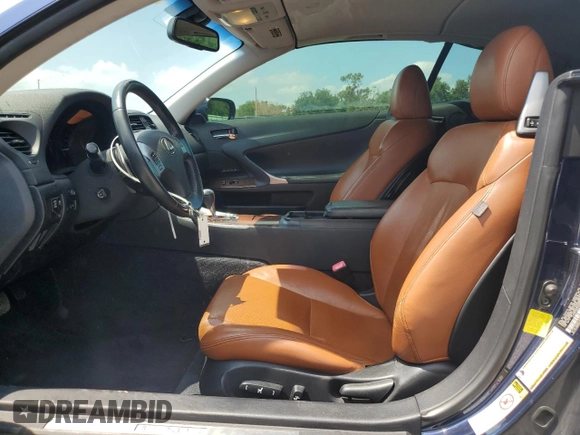 2011 Lexus IS 250 C с VIN JTHFF2C27B2520557, выставлен на аукционе Copart как лот 57482425 с пробегом 111 497 миль миль и Списание • Salvage title. История ставок и продаж доступна на DreamBid. Изображение 7.