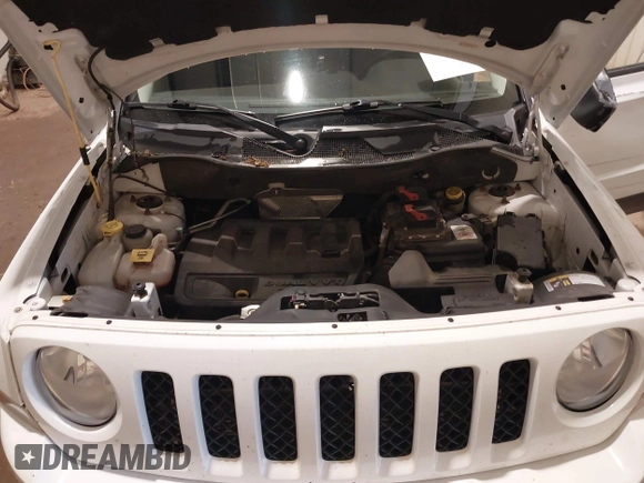 2015 Jeep Patriot High Altitude z VIN 1C4NJRFB2FD197416, wystawiony jako IAAI lot #42382197 z przebiegiem 143 695 mil mil oraz . Historia ofert i sprzedaży dostępna na DreamBid. Obrazek 10.