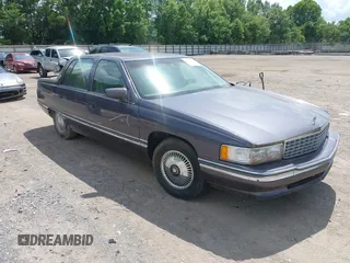 1995 Cadillac DeVille z VIN 1G6KD52B0SU272958, wystawiony jako IAAI lot #42514096 z przebiegiem 89 030 mil mil oraz . Historia ofert i sprzedaży dostępna na DreamBid. Obrazek 1.