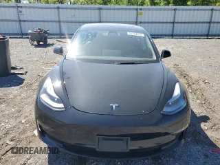 2023 Tesla Model 3 z VIN 5YJ3E1EA1PF547070, wystawiony jako Copart lot #55793205 z przebiegiem 38 591 mil mil oraz Szkoda całkowita • Salvage title. Historia ofert i sprzedaży dostępna na DreamBid. Obrazek 5.