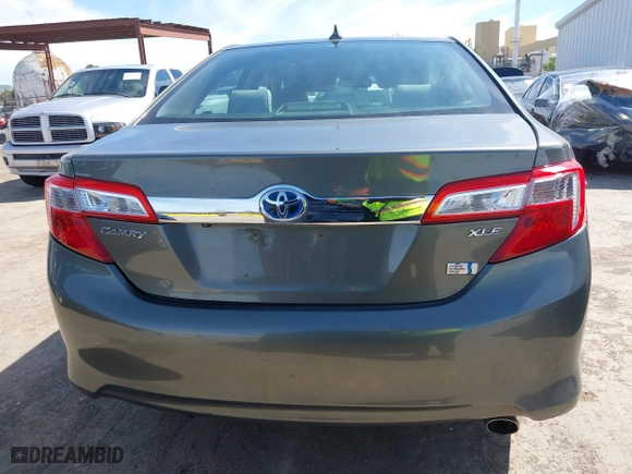 2012 Toyota Camry Hybrid XLE with VIN 4T1BD1FK0CU020723, listed as a IAAI auction lot 42031093 with 121,297 mi miles. Bid and sale history available at carsss.com. Image 16.