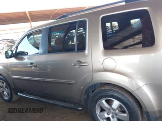 2011 Honda Pilot EX with VIN 5FNYF3H4XBB028225, listed as a IAAI auction lot 41873192 with 155,556 mi miles and . Bid and sale history available at carsss.com. Image 14.