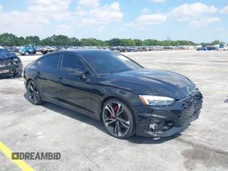 2024 Audi S5 Sportback Premium Plus z VIN WAUB4CF53RA020992, wystawiony jako IAAI lot #42066686 z przebiegiem 20 722 mil mil oraz . Historia ofert i sprzedaży dostępna na DreamBid. Obrazek 1.