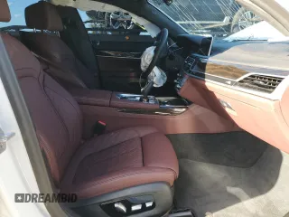 2022 BMW 7 Series with VIN WBA7U2C11NCH35515, listed as a Copart auction lot 63693782 with Not provided miles and . Bid and sale history available at DreamBid. Image 5.