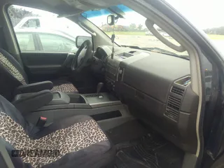 2007 Nissan Armada SE z VIN 5N1AA08A37N703504, wystawiony jako IAAI lot #42375314 z przebiegiem 214 617 mil mil oraz . Historia ofert i sprzedaży dostępna na DreamBid. Obrazek 5.