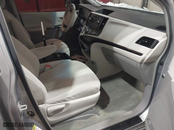 2014 Toyota Sienna LE AAS with VIN 5TDKK3DC4ES423340, listed as a IAAI auction lot 41609403 with 152,377 mi miles. Bid and sale history available at carsss.com. Image 5.