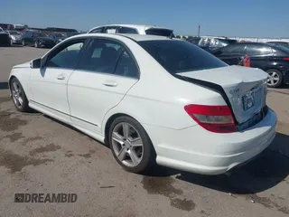 2011 Mercedes-Benz C 300 Sport с VIN WDDGF5EB2BA523947, выставлен на аукционе IAAI как лот 42012039 с пробегом 230 948 миль миль и . История ставок и продаж доступна на DreamBid. Изображение 3.