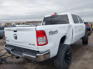 2022 Ram 1500 Big Horn z VIN 1C6SRFMT9NN241711, wystawiony jako IAAI lot #41696580 z przebiegiem 42 693 mil mil oraz . Historia ofert i sprzedaży dostępna na DreamBid. Obrazek 4.