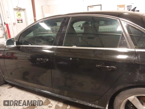 2011 Audi S4 Premium Plus z VIN WAUBGAFL4BA056609, wystawiony jako IAAI lot #41221310 z przebiegiem 145 992 mil mil oraz . Historia ofert i sprzedaży dostępna na DreamBid. Obrazek 14.