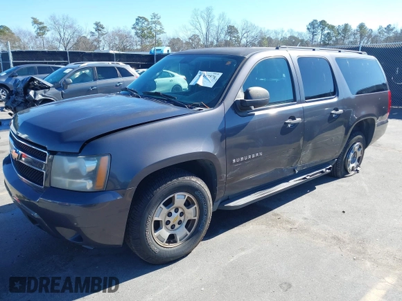 2010 Chevrolet Suburban LS with VIN 1GNUCHE07AR125498, listed as a IAAI auction lot 41427576 with 266,150 mi miles. Bid and sale history available at carsss.com. Image 2.