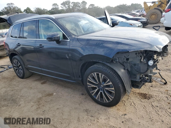 2021 Volvo XC90 Momentum with VIN YV4A221K0M1710832, listed as a Copart auction lot 82125624 with 47,023 mi miles and Salvage Title. Bid and sale history available at carsss.com. Image 4.