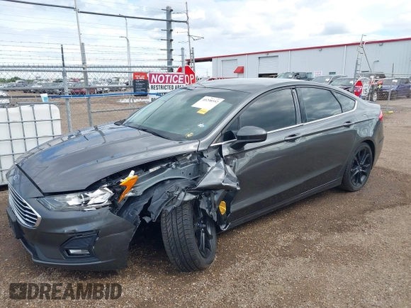 2019 Ford Fusion SE with VIN 3FA6P0HD3KR171749, listed as a IAAI auction lot 40298552 with 70,784 mi miles. Bid and sale history available at carsss.com. Image 6.