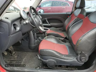 2005 MINI Hardtop с VIN WMWRC33435TC57559, выставлен на аукционе Copart как лот 53130725 с пробегом 163 438 миль миль и Списание • Salvage title. История ставок и продаж доступна на DreamBid. Изображение 7.