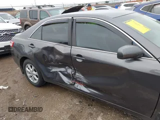 2011 Toyota Camry LE z VIN 4T4BF3EK1BR216262, wystawiony jako IAAI lot #42206210 z przebiegiem 79 660 mil mil oraz . Historia ofert i sprzedaży dostępna na DreamBid. Obrazek 6.