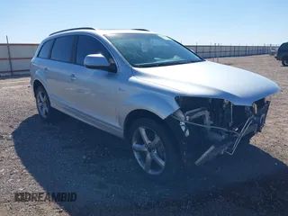 2015 Audi Q7 3.0T S line Prestige with VIN WA1DGAFE7FD010381, listed as a IAAI auction lot 40497702 with 167,046 mi miles. Bid and sale history available at carsss.com. Image 1.
