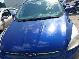 2014 Ford Escape SE z VIN 1FMCU9G92EUC77528, wystawiony jako IAAI lot #42501524 z przebiegiem 182 280 mil mil oraz . Historia ofert i sprzedaży dostępna na DreamBid. Obrazek 6.
