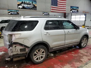 2018 Ford Explorer XLT with VIN 1FM5K8D87JGC82883, listed as a Copart auction lot 87643385 with 61,656 mi miles and Salvage Title. Bid and sale history available at carsss.com. Image 3.