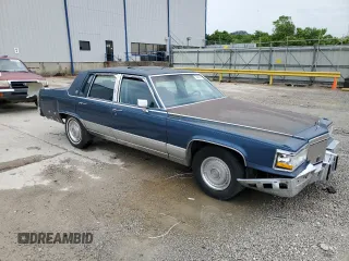 1990 Cadillac Brougham z VIN 1G6DW54Y9LR710711, wystawiony jako Copart lot #57469165 z przebiegiem Nie podano mil oraz Nie do naprawy • Non repairable. Historia ofert i sprzedaży dostępna na DreamBid. Obrazek 4.