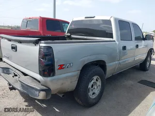 2006 Chevrolet Silverado 1500 LT1 with VIN 2GCEK13T761140183, listed as a IAAI auction lot 41760307 with 225,644 mi miles. Bid and sale history available at carsss.com. Image 4.