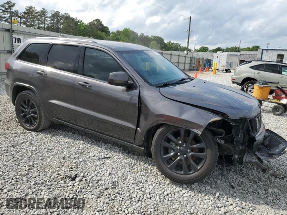 2018 Jeep Grand Cherokee Laredo E с VIN 1C4RJEAG3JC110487, выставлен на аукционе Copart как лот 54700795 с пробегом 135 665 миль миль и Списание • Salvage title. История ставок и продаж доступна на DreamBid. Изображение 4.