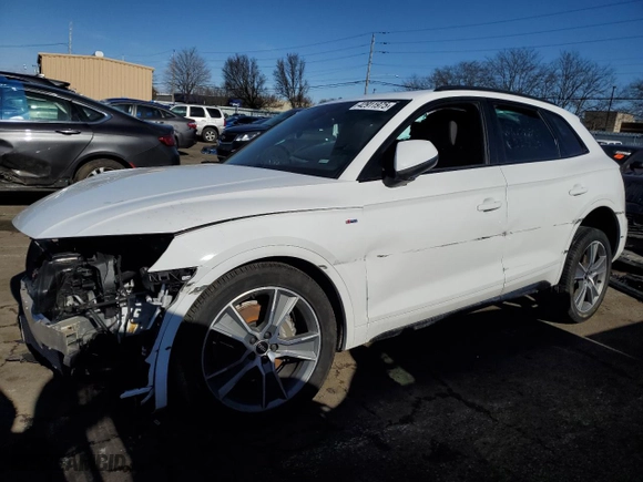 2025 Audi Q5 S line Premium with VIN WA1GAAFY5S2023208, listed as a Copart auction lot 42911975 with 0 mi miles and Salvage Title. Bid and sale history available at carsss.com. Image 1.
