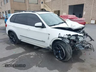 2012 BMW X5 35i с VIN 5UXZV4C52CL759760, выставлен на аукционе IAAI как лот 42121884 с пробегом 128 928 миль миль и . История ставок и продаж доступна на DreamBid. Изображение 1.