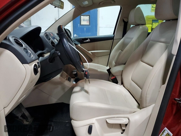 2010 Volkswagen Tiguan S with VIN WVGAV7AX8AW003815, listed as a Copart auction lot 56180605 with 149,047 mi miles and Clean title. Bid and sale history available at DreamBid. Image 7.