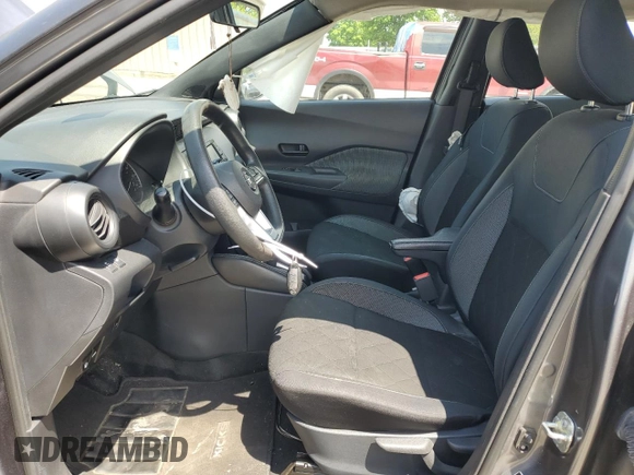 2019 Nissan Kicks S z VIN 3N1CP5CU3KL560088, wystawiony jako Copart lot #55911105 z przebiegiem 76 707 mil mil oraz Szkoda całkowita • Salvage title. Historia ofert i sprzedaży dostępna na DreamBid. Obrazek 7.